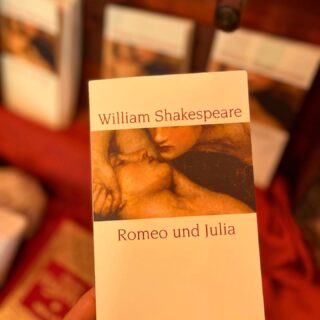 «Oh, if only her eyes were in heaven! With their radiance, the birds would sing, 
Mistaking the night for a sunrise…» 💬♥️

#loveisforever #romeoandjuliet #williamshakespeare #shakespeare #book #love #poet #story #lovestory #feel #feeling